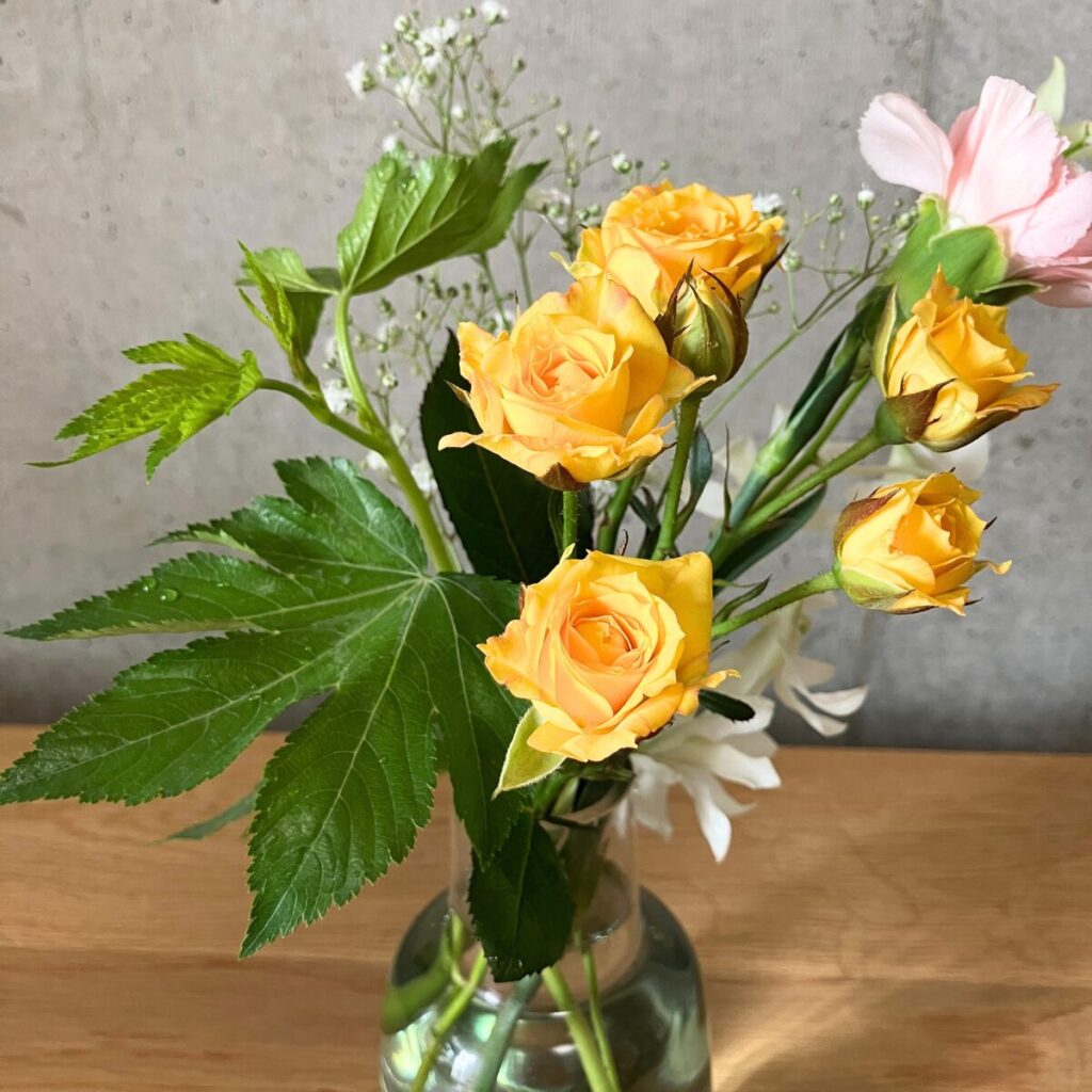 花の定期便＋hana（タスハナ）の+ live for flowersプランのお花のアップ写真