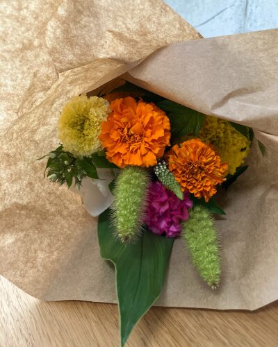 LIFFTの花の定期便で1回目に届いたお花がブーケになっている状態